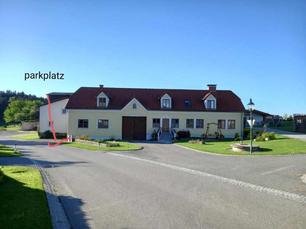 Apartment Am Alpakahof Hahn Grafenschlag Extérieur photo